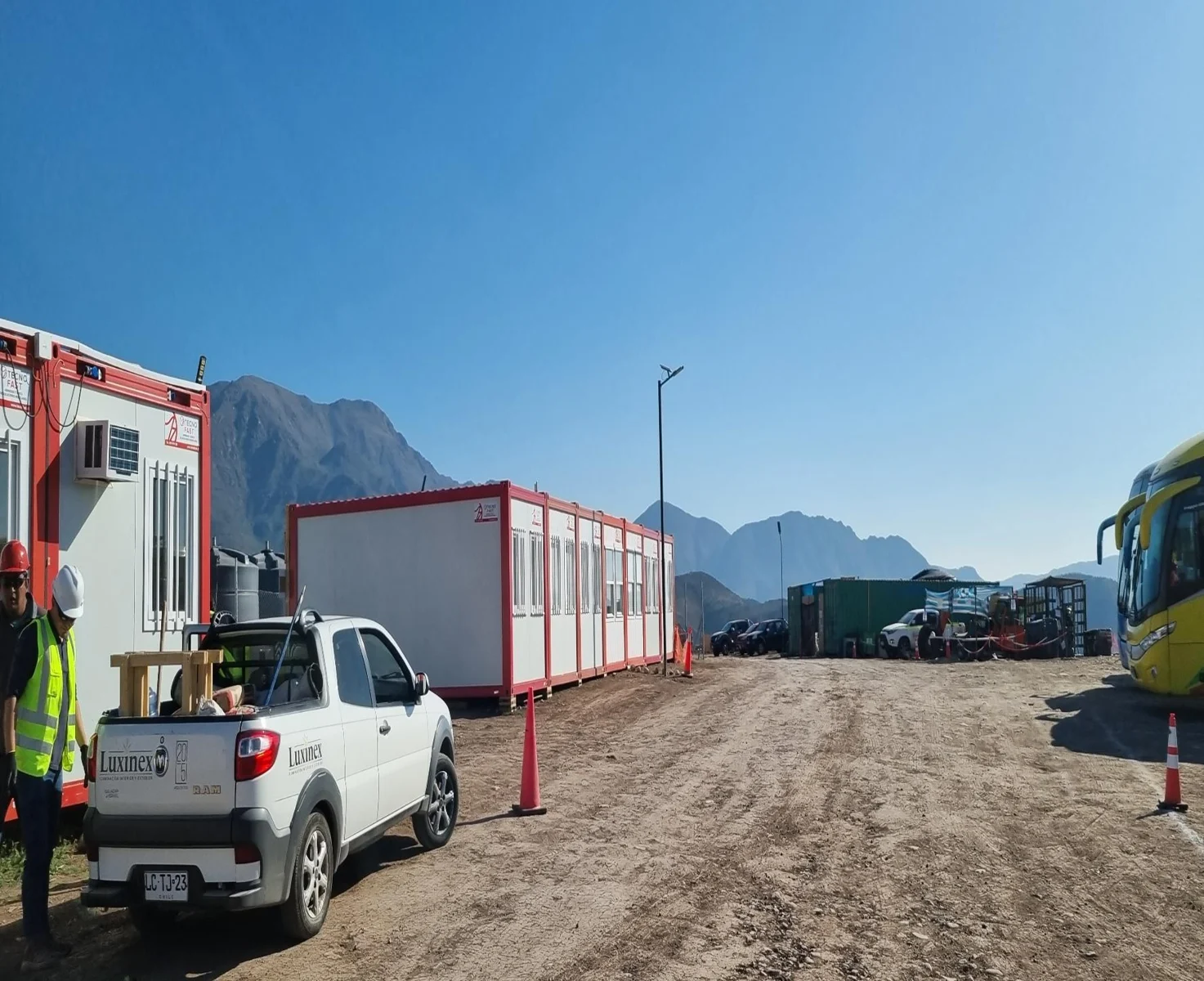 Instalaciones de una empresa y trabajos eléctricos presentados por Luxinex